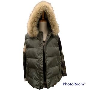 GAP Women’s hooded puffer vest khaki army green Large L faux fur trim